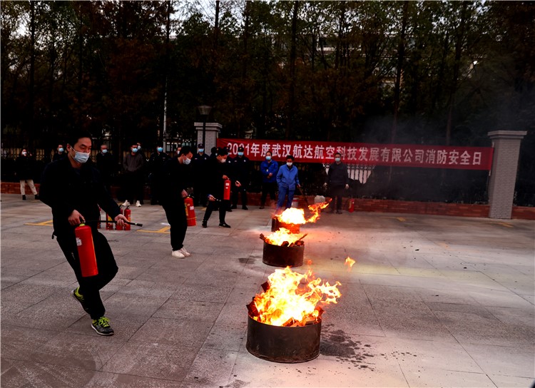 3X1A3520A.jpg 3X1A3520A.jpg